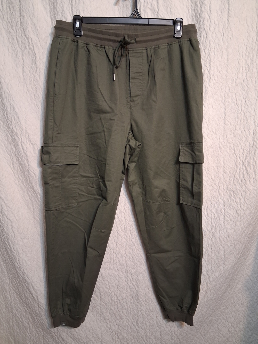 Malibu By Barefoot Dreams Men's Olive Cargo Pants with Drawstring Waist